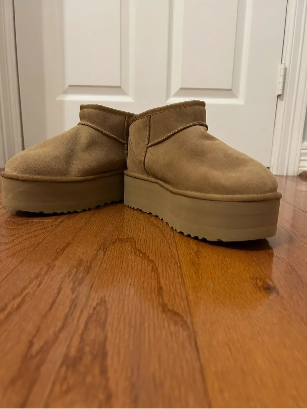 UGG classic ultra